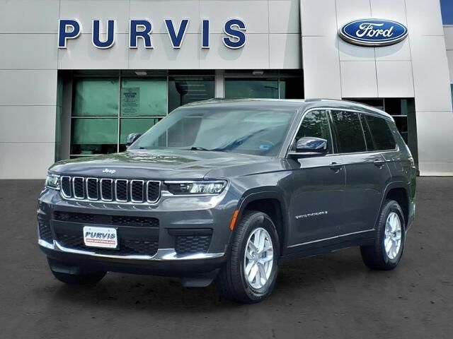 2022 Jeep Grand Cherokee L Laredo — photo 1 of 13