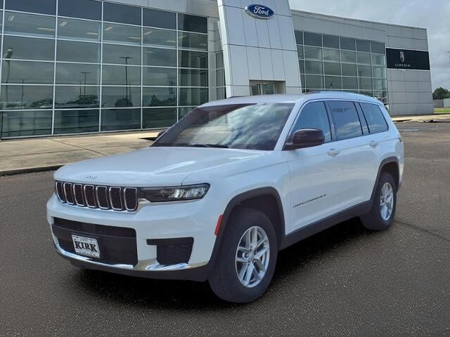 2023 Jeep Grand Cherokee L Laredo — photo 1 of 39