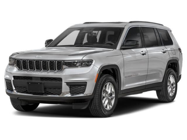 2025 Jeep Grand Cherokee L Altitude — photo 1 of 13