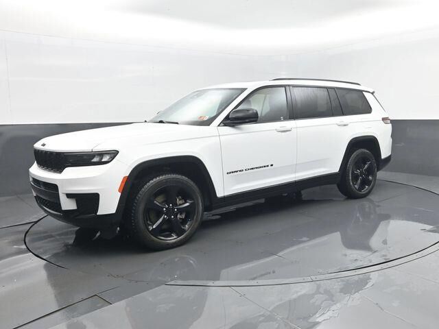 2021 Jeep Grand Cherokee L Laredo — photo 1 of 26