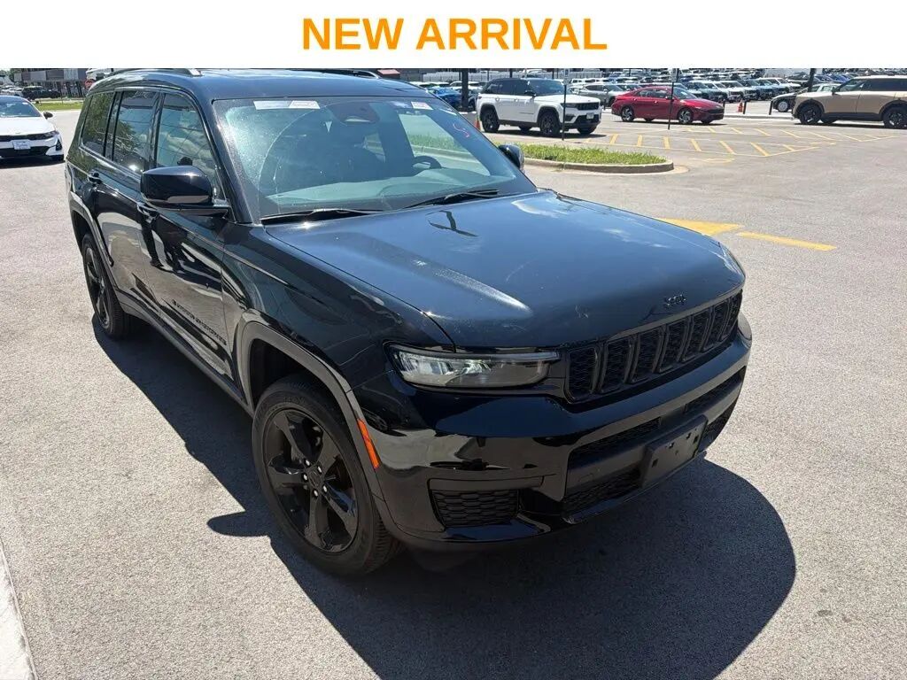 2023 Jeep Grand Cherokee L Altitude — photo 1 of 28