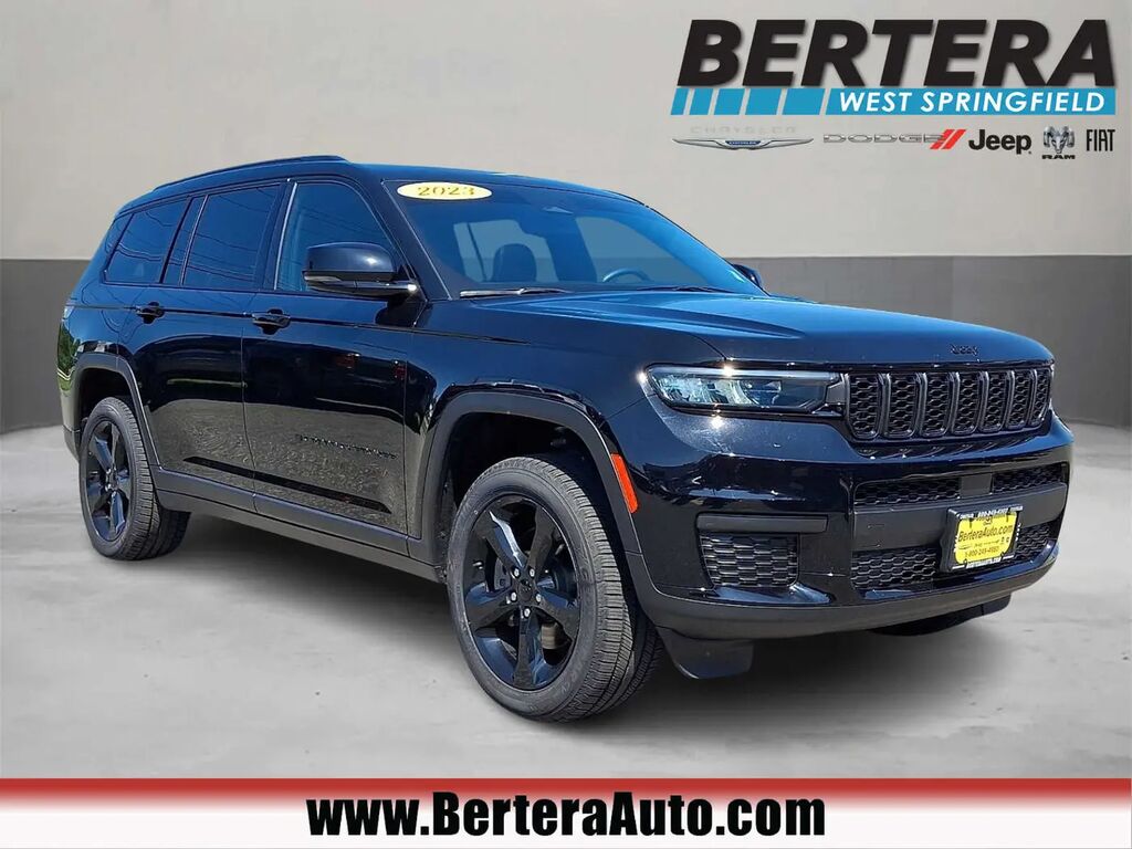 2023 Jeep Grand Cherokee L Altitude — photo 1 of 13