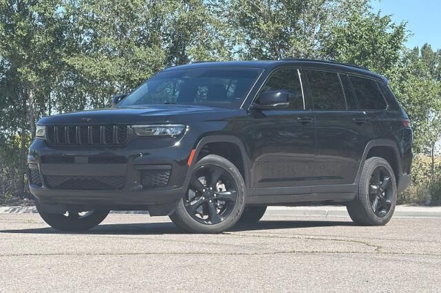 2024 Jeep Grand Cherokee L Laredo — photo 1 of 26