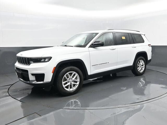 2023 Jeep Grand Cherokee L Laredo — photo 1 of 26