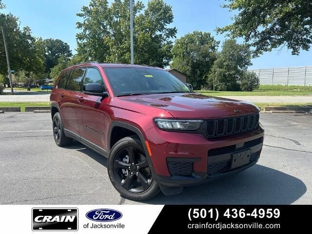 2023 Jeep Grand Cherokee L Laredo — photo 1 of 13