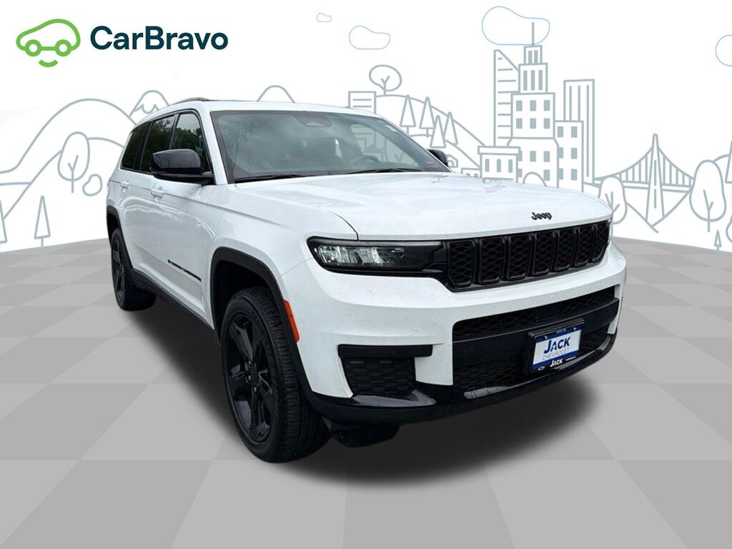 2023 Jeep Grand Cherokee L Altitude 4x4 — photo 1 of 7