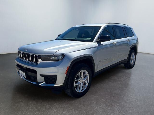 2025 Jeep Grand Cherokee L Laredo — photo 1 of 13