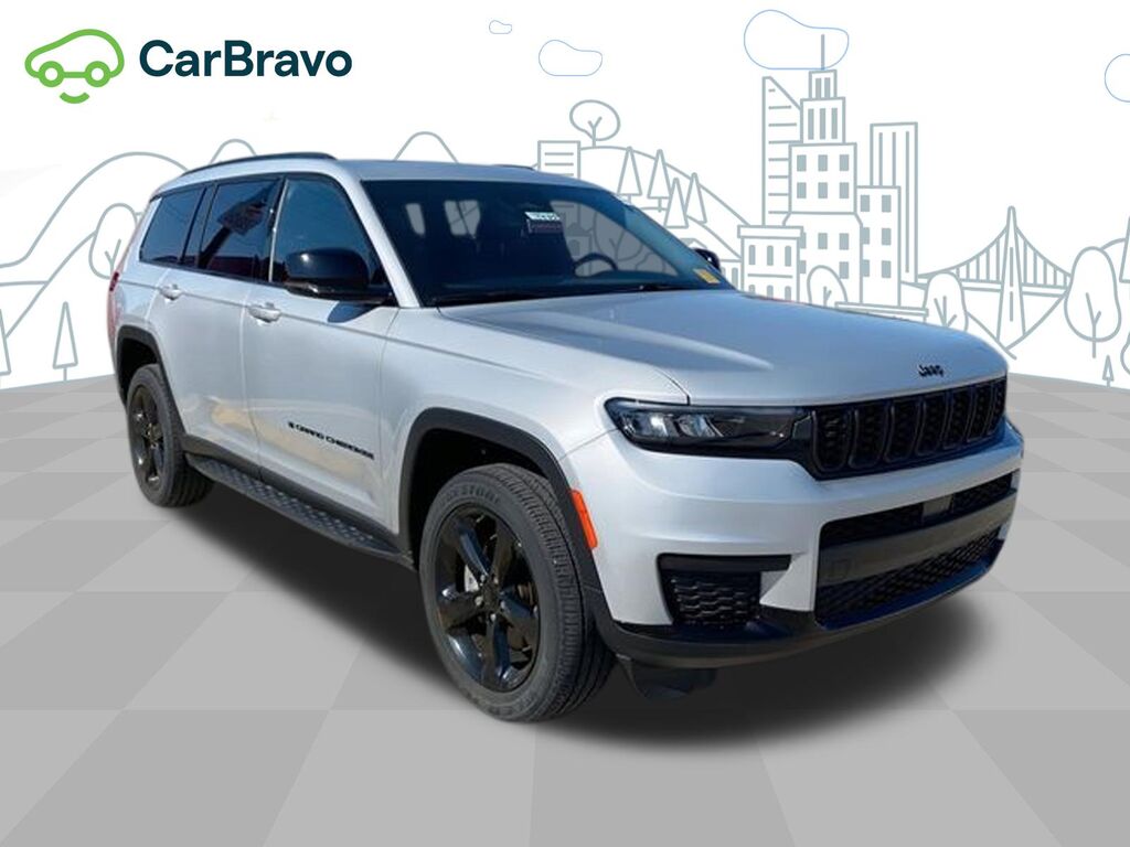 2022 Jeep Grand Cherokee L Altitude 4x4 — photo 1 of 6