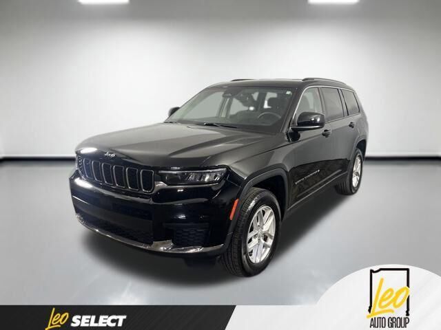 2023 Jeep Grand Cherokee L Laredo — photo 1 of 26