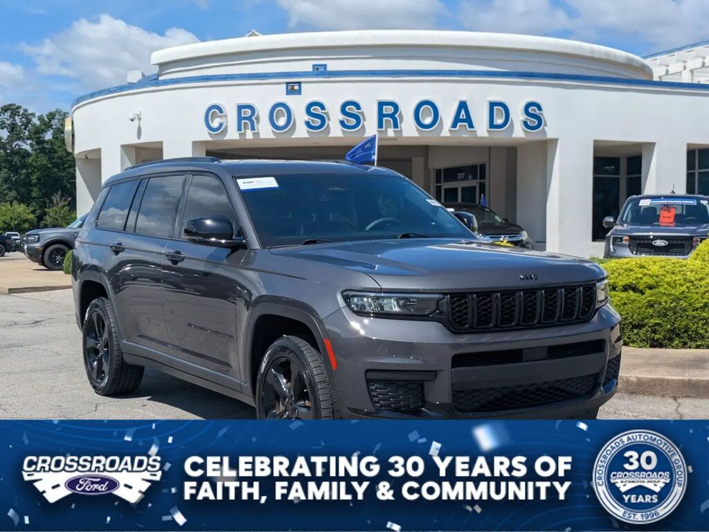 2023 Jeep Grand Cherokee L Laredo — photo 1 of 14