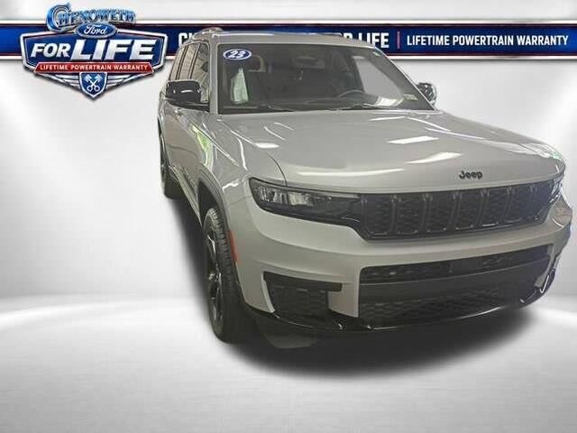 2023 Jeep Grand Cherokee L Laredo — photo 1 of 13