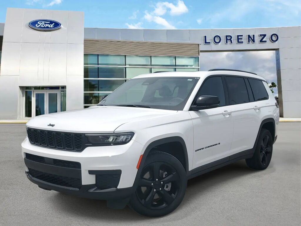 2024 Jeep Grand Cherokee L Laredo — photo 1 of 26