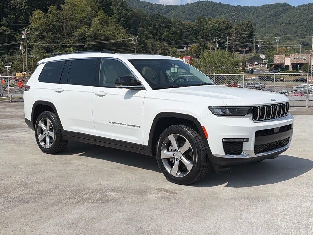 2021 Jeep Grand Cherokee L Limited — photo 1 of 1