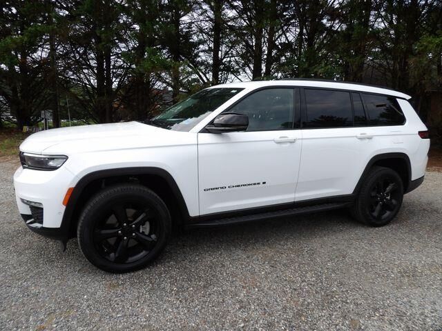 2023 Jeep Grand Cherokee L Limited — photo 1 of 26