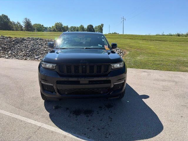 2025 Jeep Grand Cherokee L Limited — photo 1 of 26