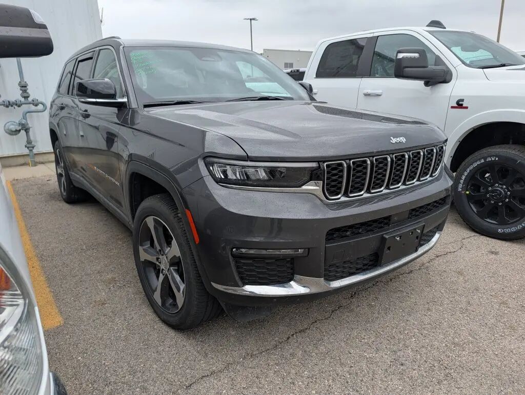 2025 Jeep Grand Cherokee L Limited — photo 1 of 3
