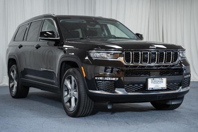 2022 Jeep Grand Cherokee L Limited — photo 1 of 12