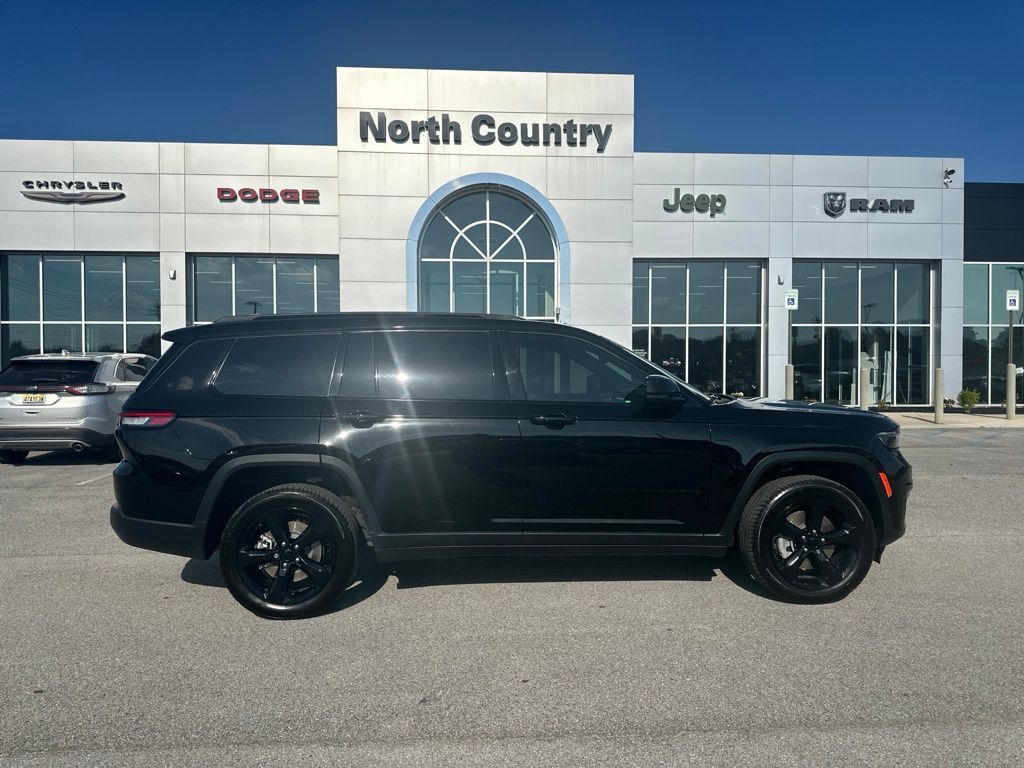2024 Jeep Grand Cherokee L Limited — photo 1 of 13