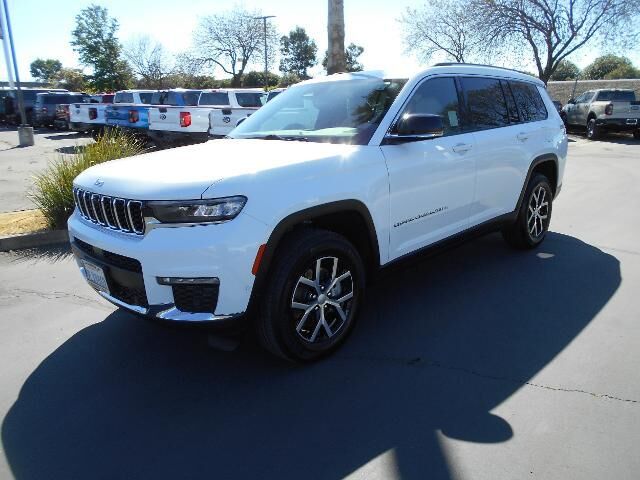 2024 Jeep Grand Cherokee L Limited — photo 1 of 13