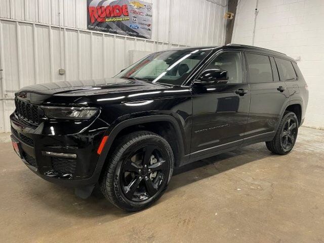 2023 Jeep Grand Cherokee L Limited — photo 1 of 1