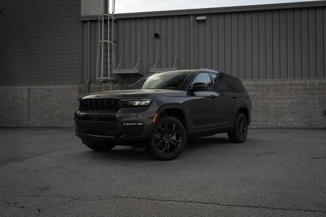 2025 Jeep Grand Cherokee L Limited — photo 1 of 26
