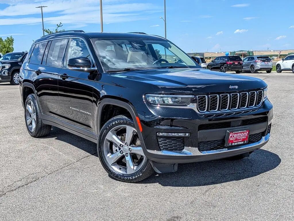 2021 Jeep Grand Cherokee L Limited — photo 1 of 32