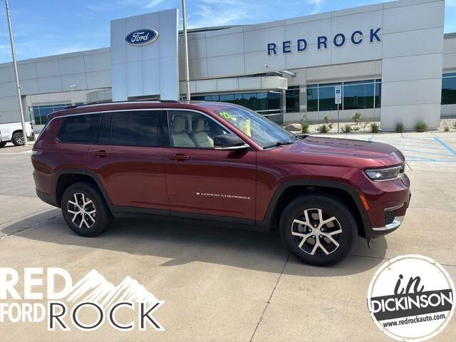 2023 Jeep Grand Cherokee L Limited — photo 1 of 13