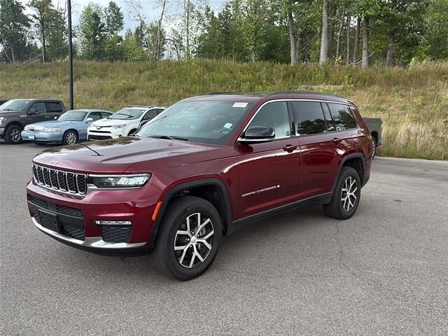 2024 Jeep Grand Cherokee L Limited — photo 1 of 12