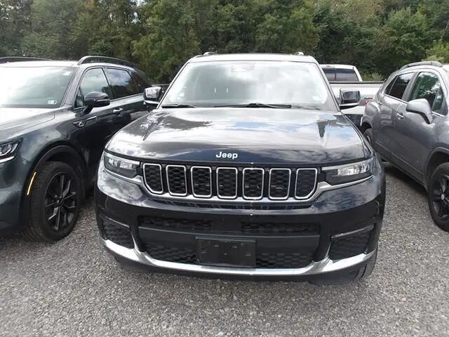 2022 Jeep Grand Cherokee L Limited — photo 1 of 3