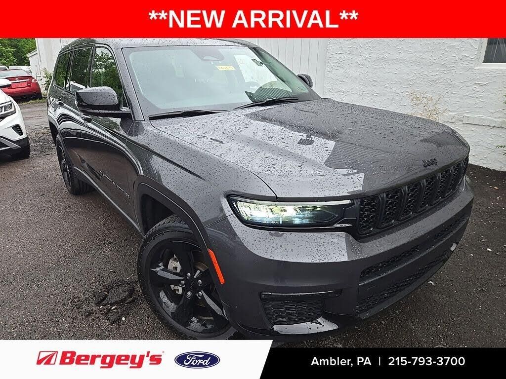 2023 Jeep Grand Cherokee L Limited — photo 1 of 3