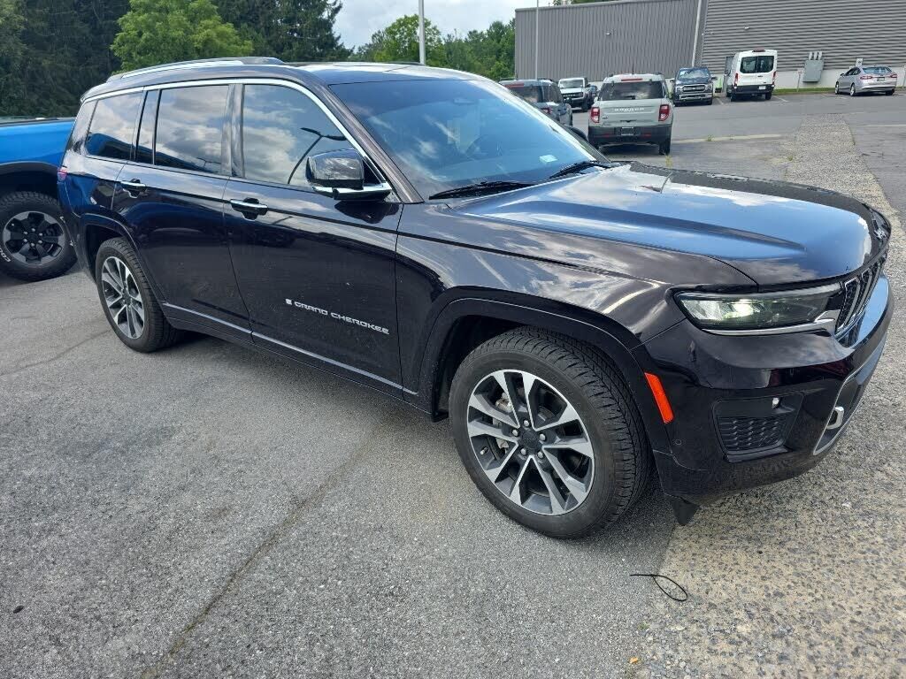 2022 Jeep Grand Cherokee L Overland — photo 1 of 1