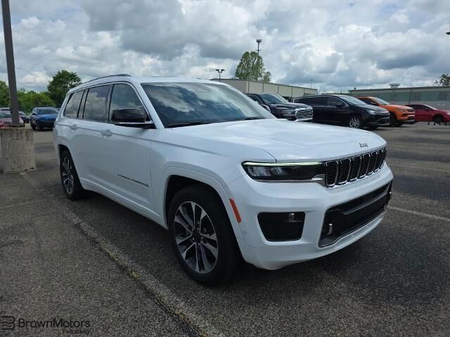 2023 Jeep Grand Cherokee L Overland — photo 1 of 13