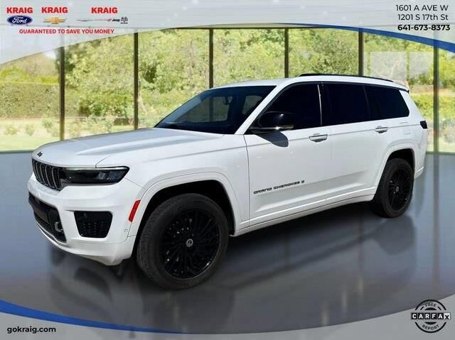 2021 Jeep Grand Cherokee L Overland — photo 1 of 13