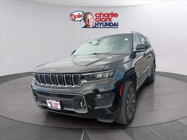 2025 Jeep Grand Cherokee L Overland — photo 1 of 43