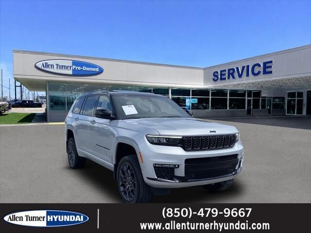 2023 Jeep Grand Cherokee L Summit — photo 1 of 13
