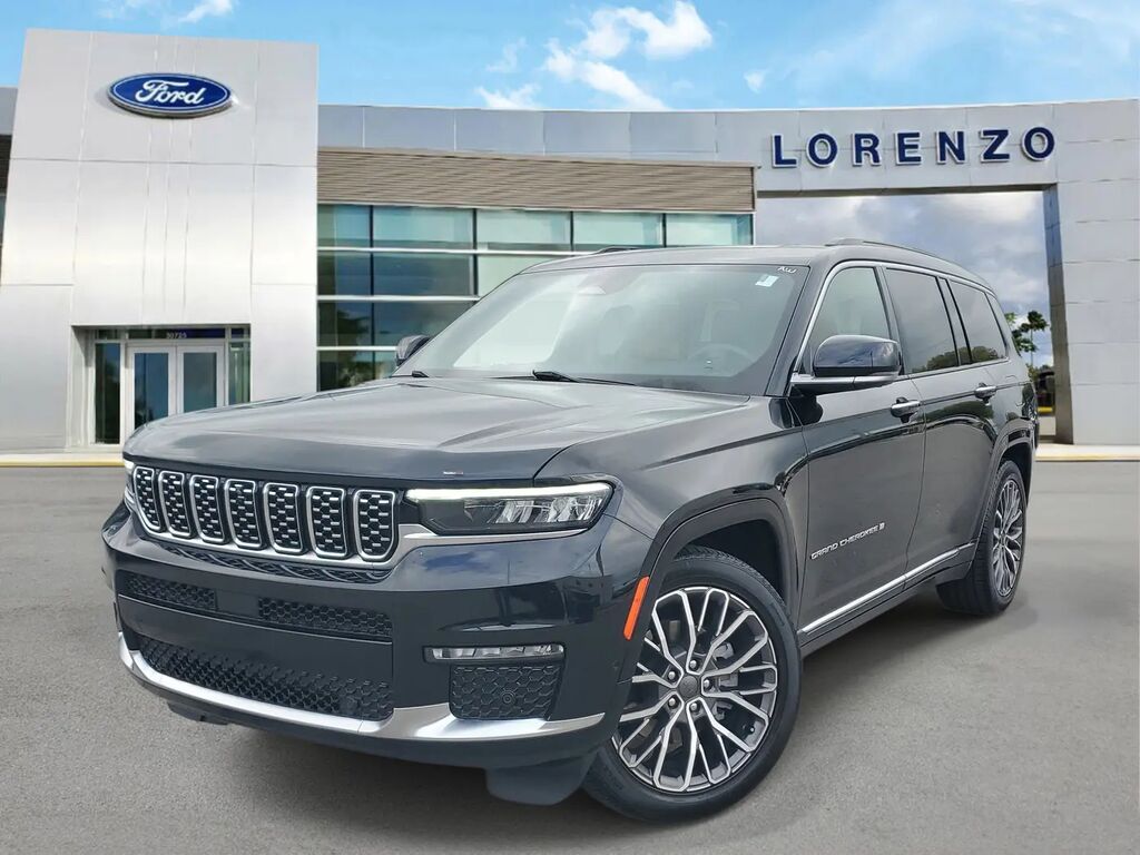 2024 Jeep Grand Cherokee L Summit — photo 1 of 13
