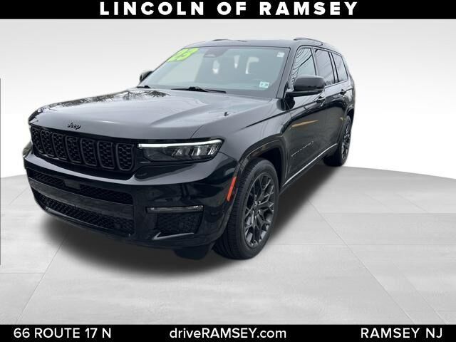 2023 Jeep Grand Cherokee L Summit — photo 1 of 38