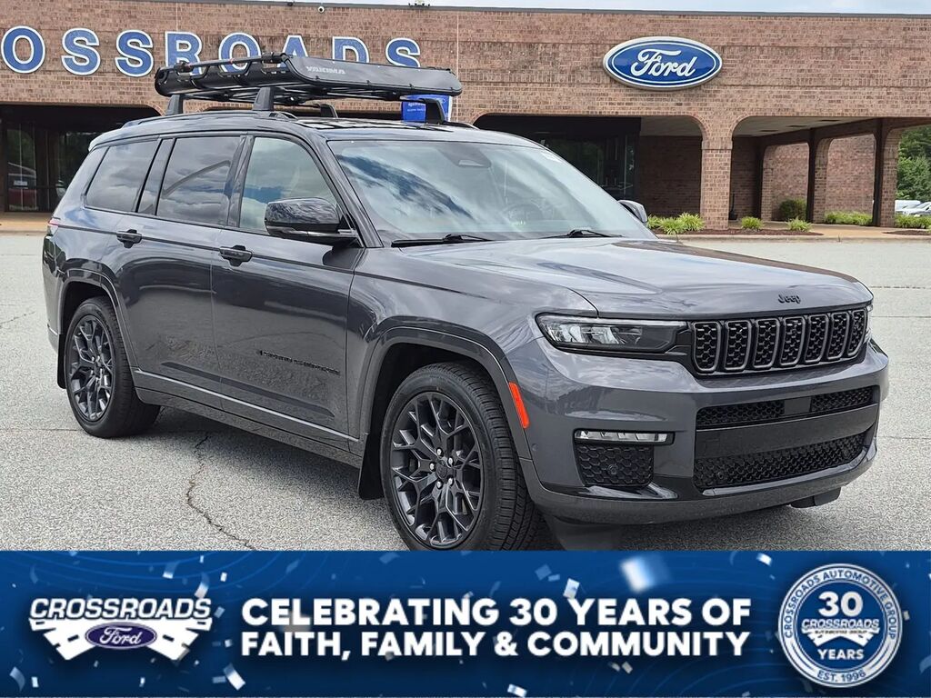 2023 Jeep Grand Cherokee L Summit — photo 1 of 16