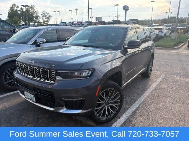 2023 Jeep Grand Cherokee L Summit — photo 1 of 39