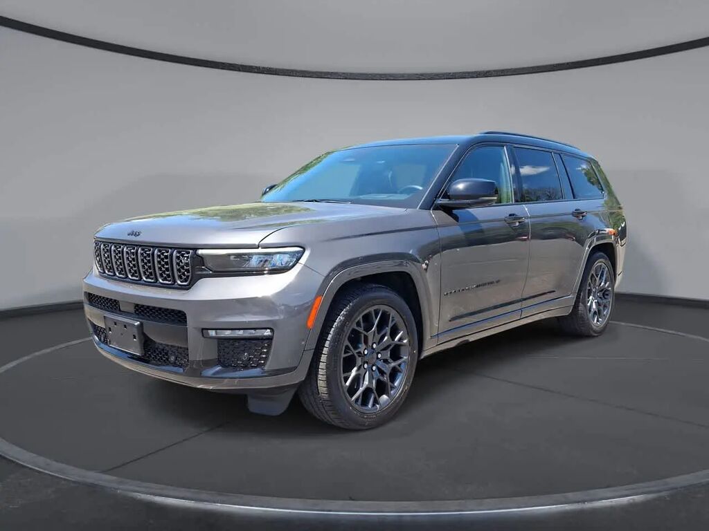 2024 Jeep Grand Cherokee L Summit — photo 1 of 13