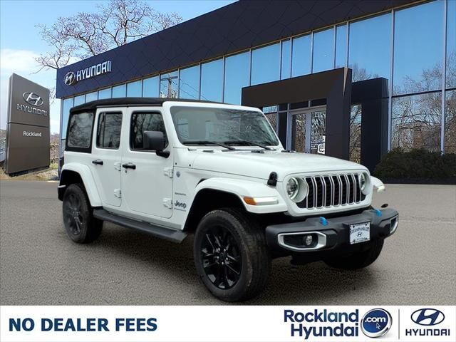 2024 Jeep Wrangler Sahara 4xe — photo 1 of 12