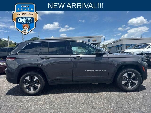 2024 Jeep Grand Cherokee 4xe — photo 1 of 13