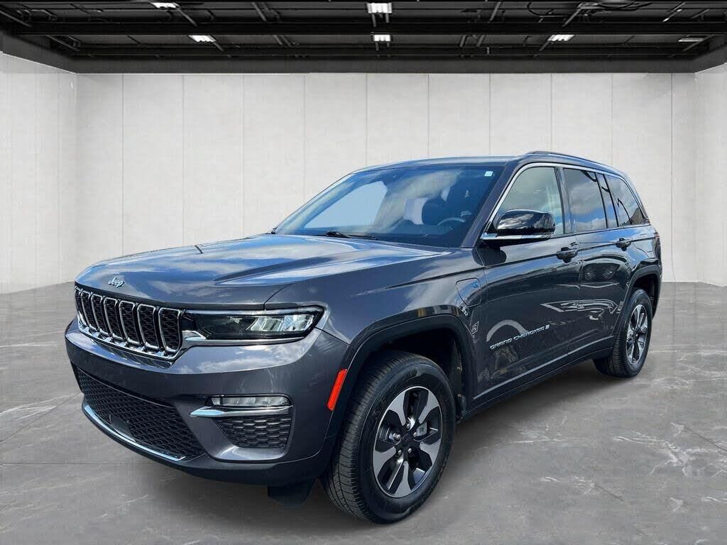 2024 Jeep Grand Cherokee 4xe — photo 1 of 3