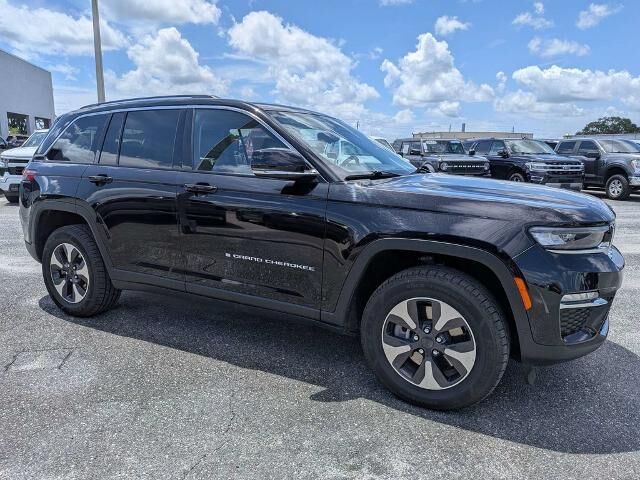 2024 Jeep Grand Cherokee 4xe — photo 1 of 26