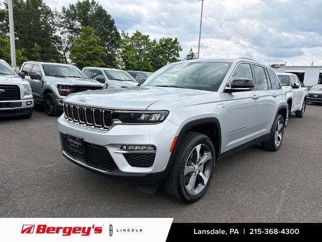 2023 Jeep Grand Cherokee 30th Anniversary 4xe — photo 1 of 37