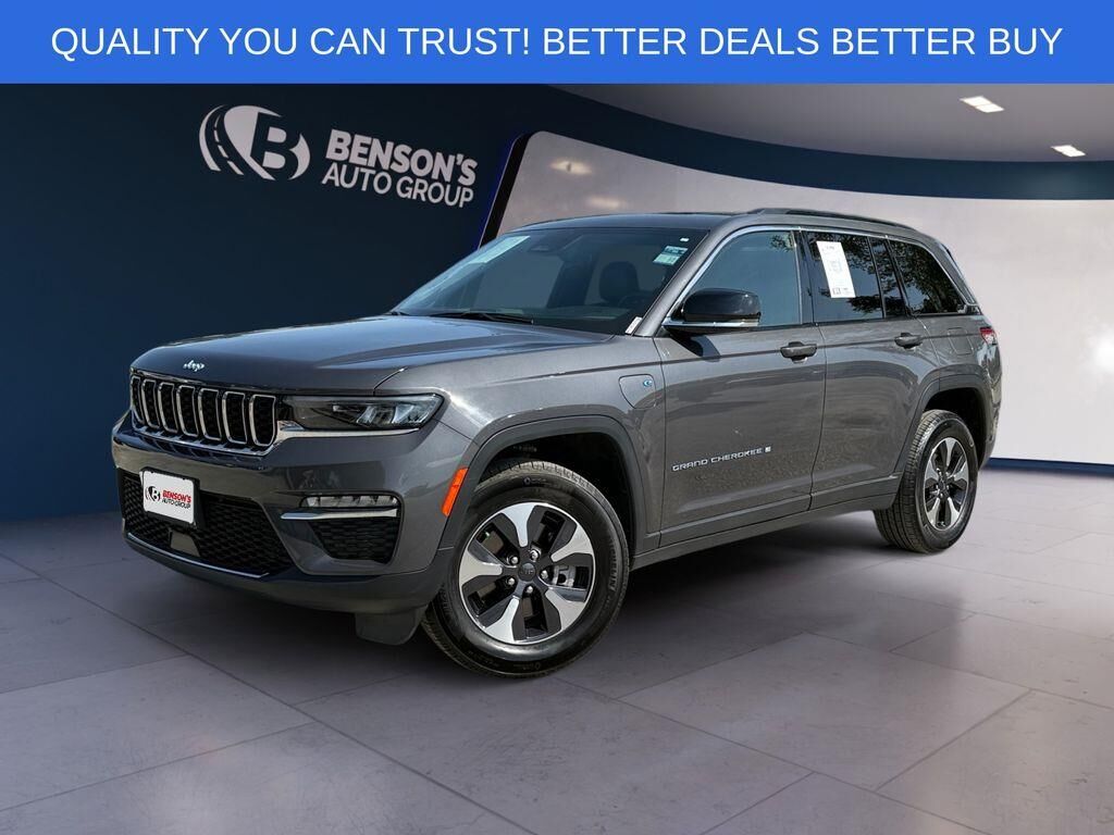 2025 Jeep Grand Cherokee 4xe — photo 1 of 13