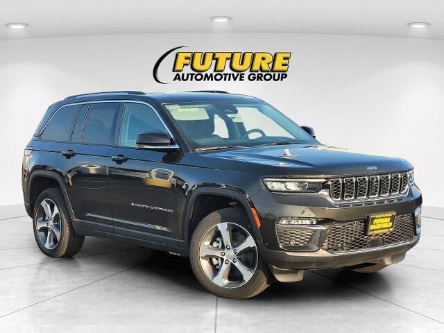 2024 Jeep Grand Cherokee 4xe — photo 1 of 13
