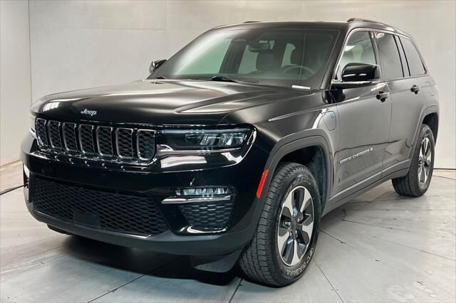2024 Jeep Grand Cherokee 4xe — photo 1 of 13