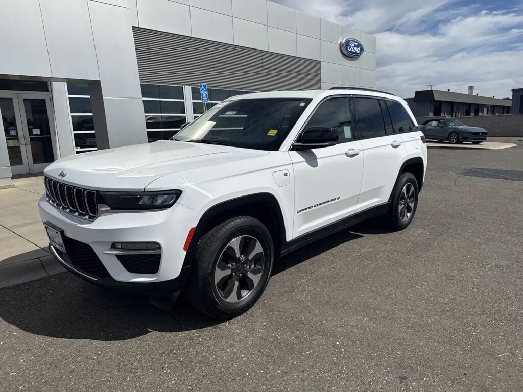 2024 Jeep Grand Cherokee 4xe — photo 1 of 13