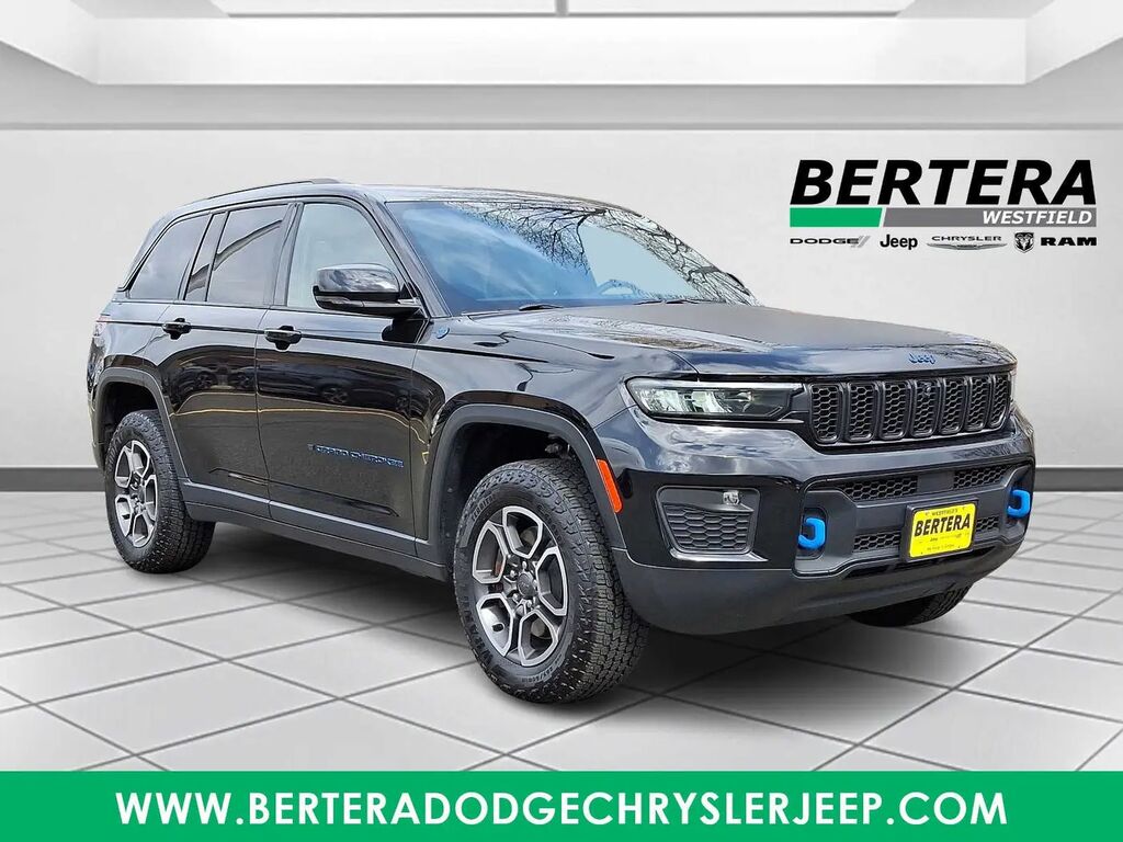2022 Jeep Grand Cherokee Trailhawk 4xe — photo 1 of 32
